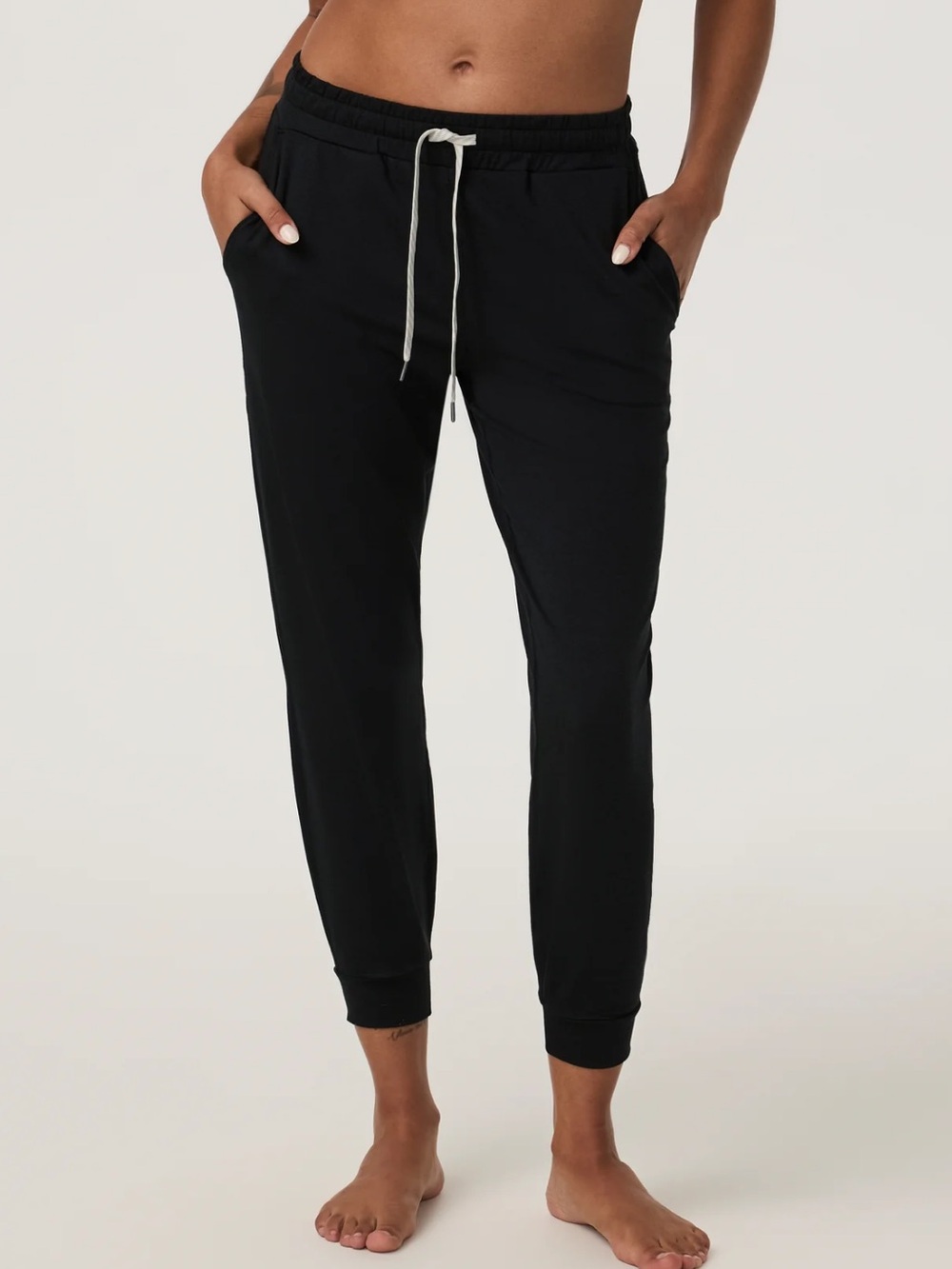 Vuori Women's Black Drawstring Performance Jogger Pants